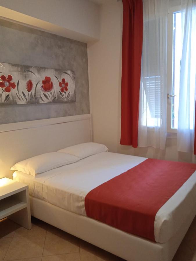 Hotel Lido Варацце Экстерьер фото
