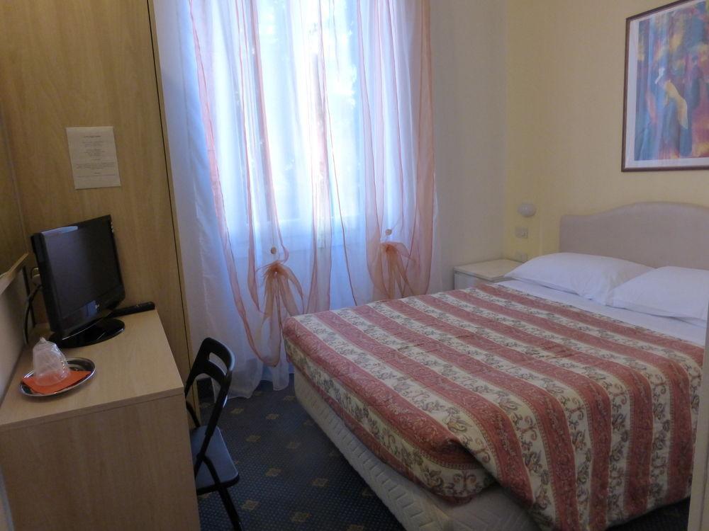Hotel Lido Варацце Экстерьер фото