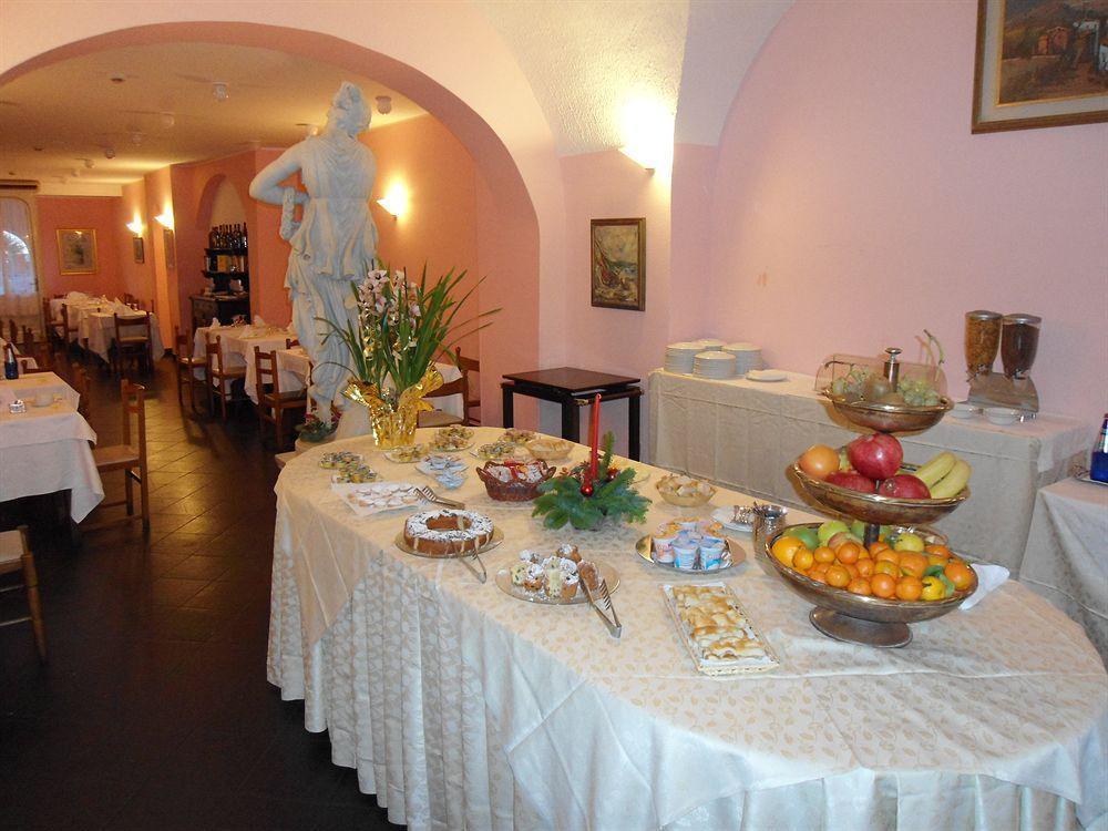 Hotel Lido Варацце Экстерьер фото